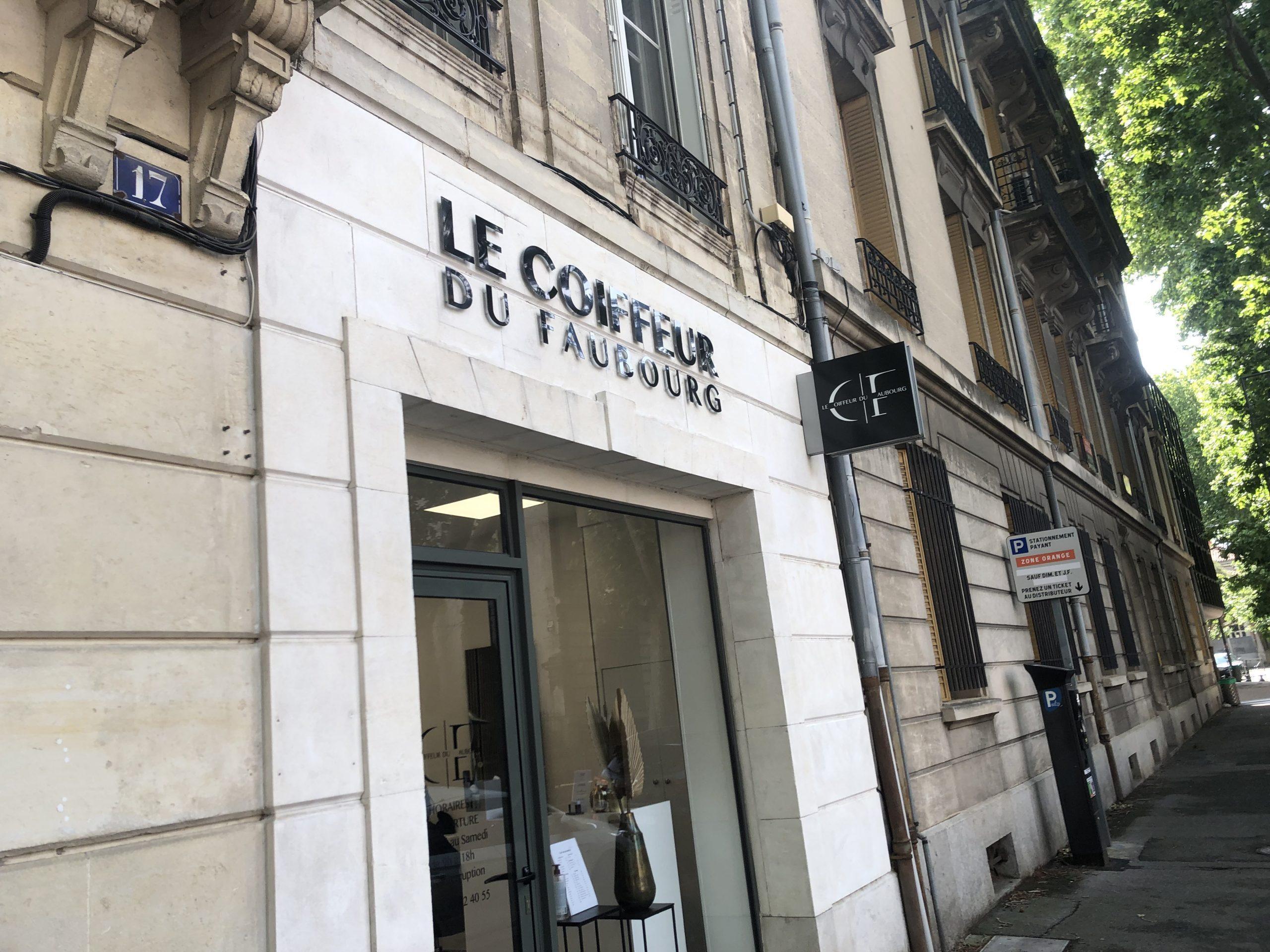 Enseigne lumineuse faubourg