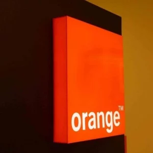 Enseigne-Caisson-Orange-enseigne nimes