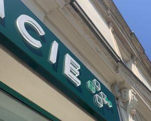 enseigne-nimes-pharmacie
